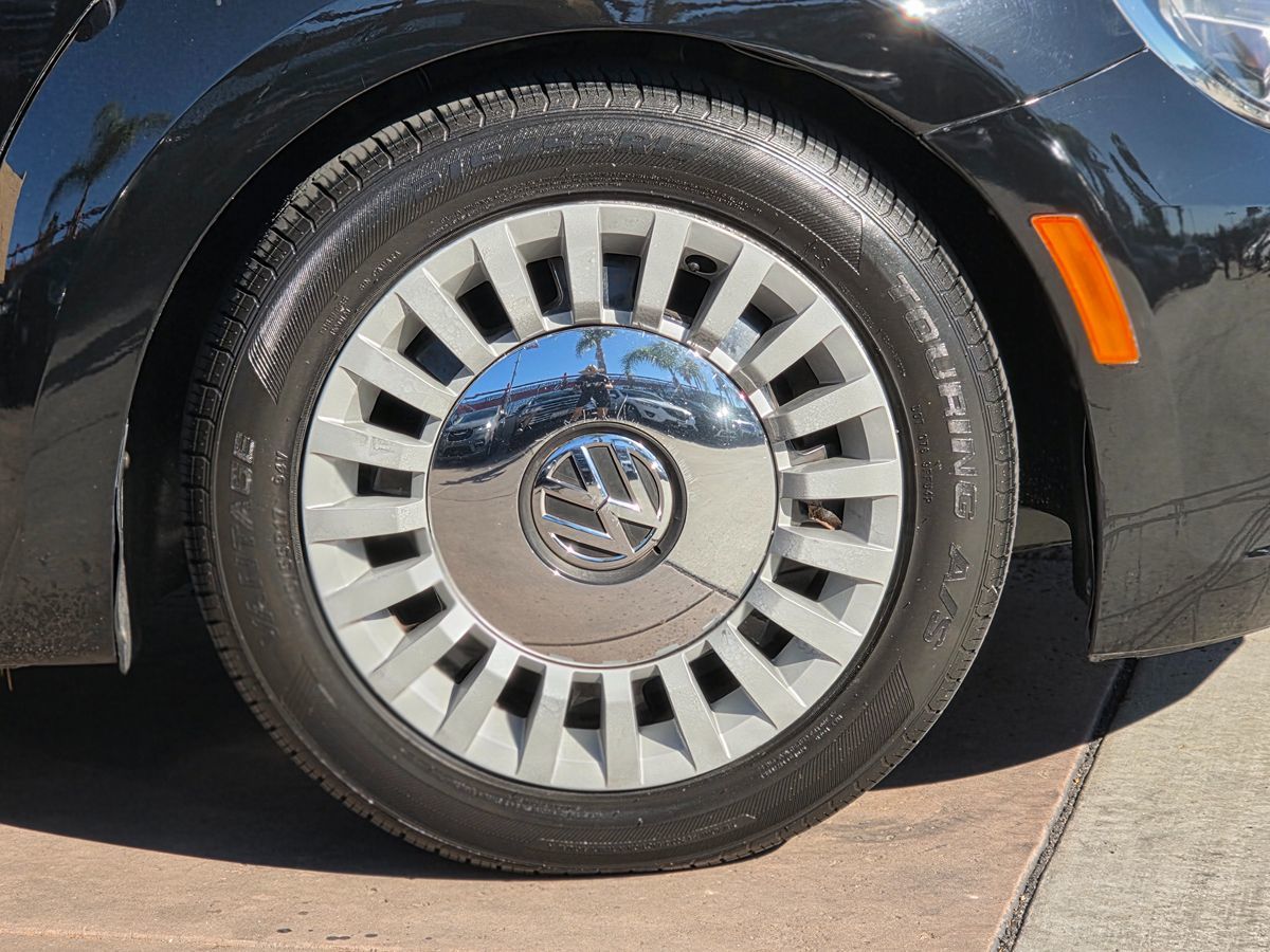 Volkswagen Beetle photo 13