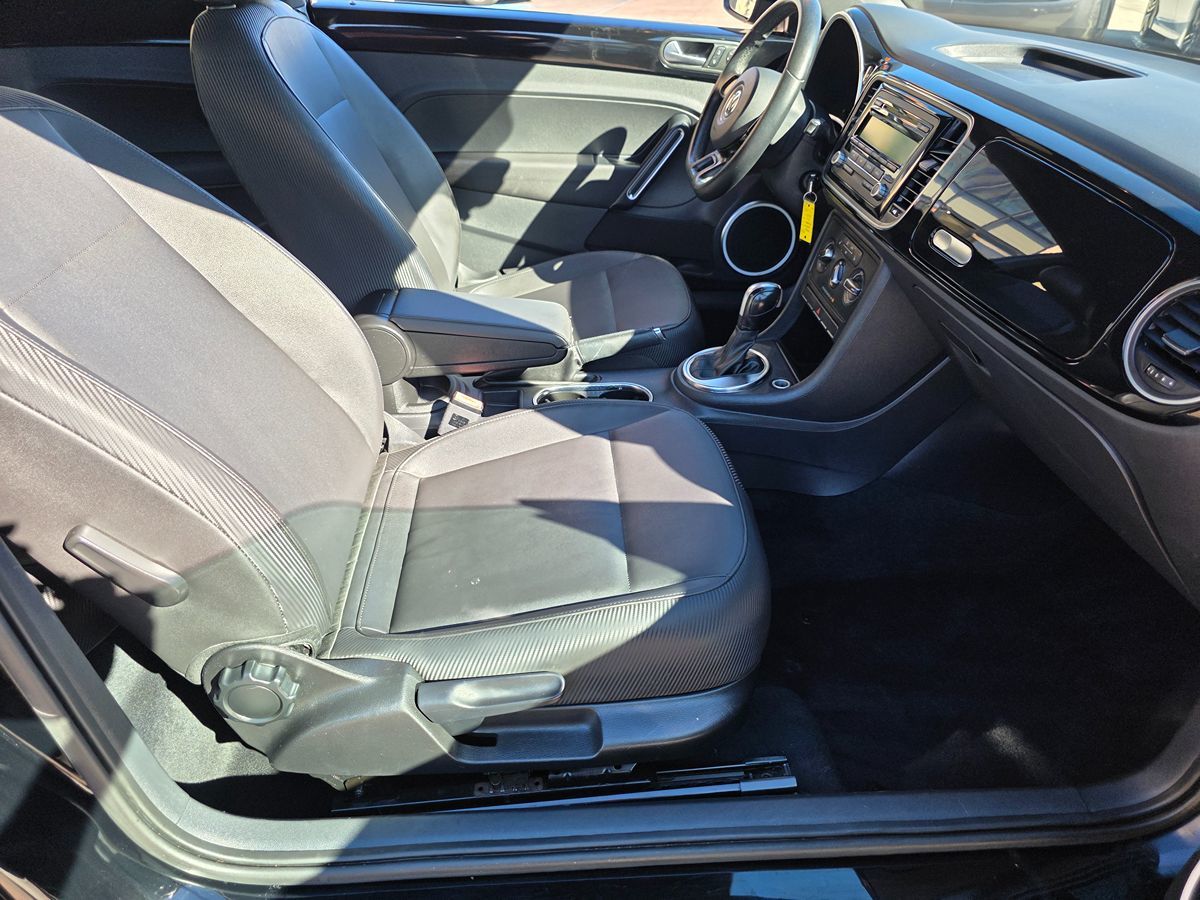 Volkswagen Beetle photo 16