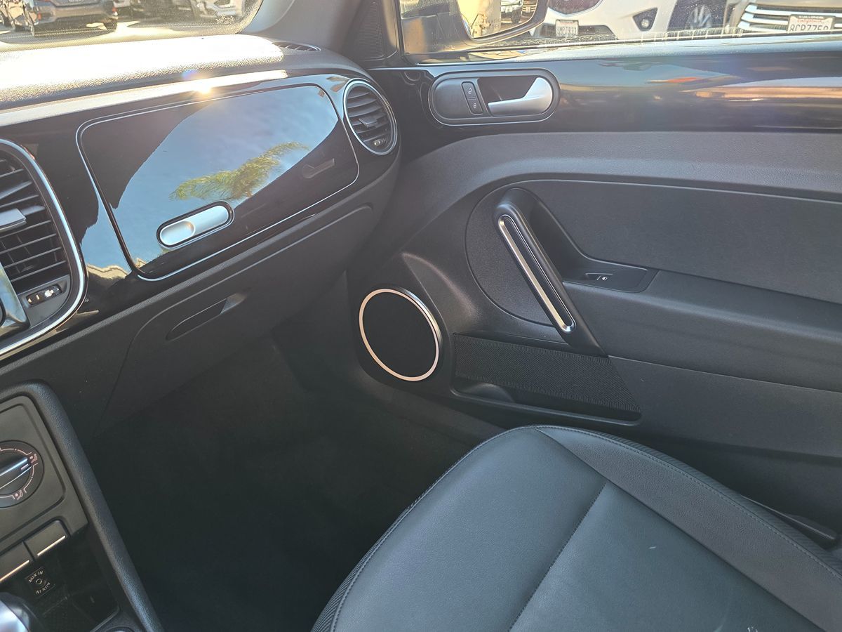 Volkswagen Beetle photo 31
