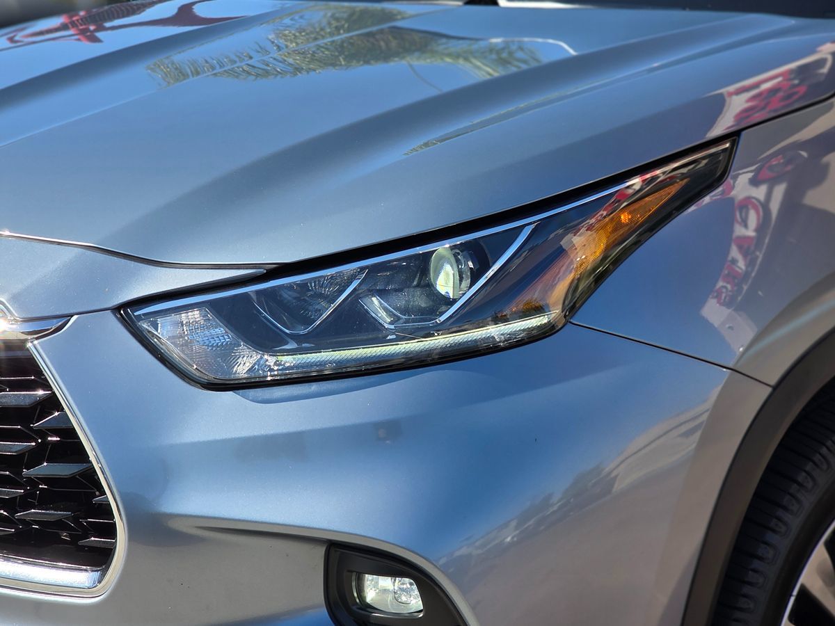 Toyota Highlander photo 6
