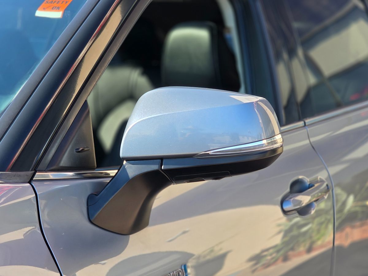 Toyota Highlander photo 8