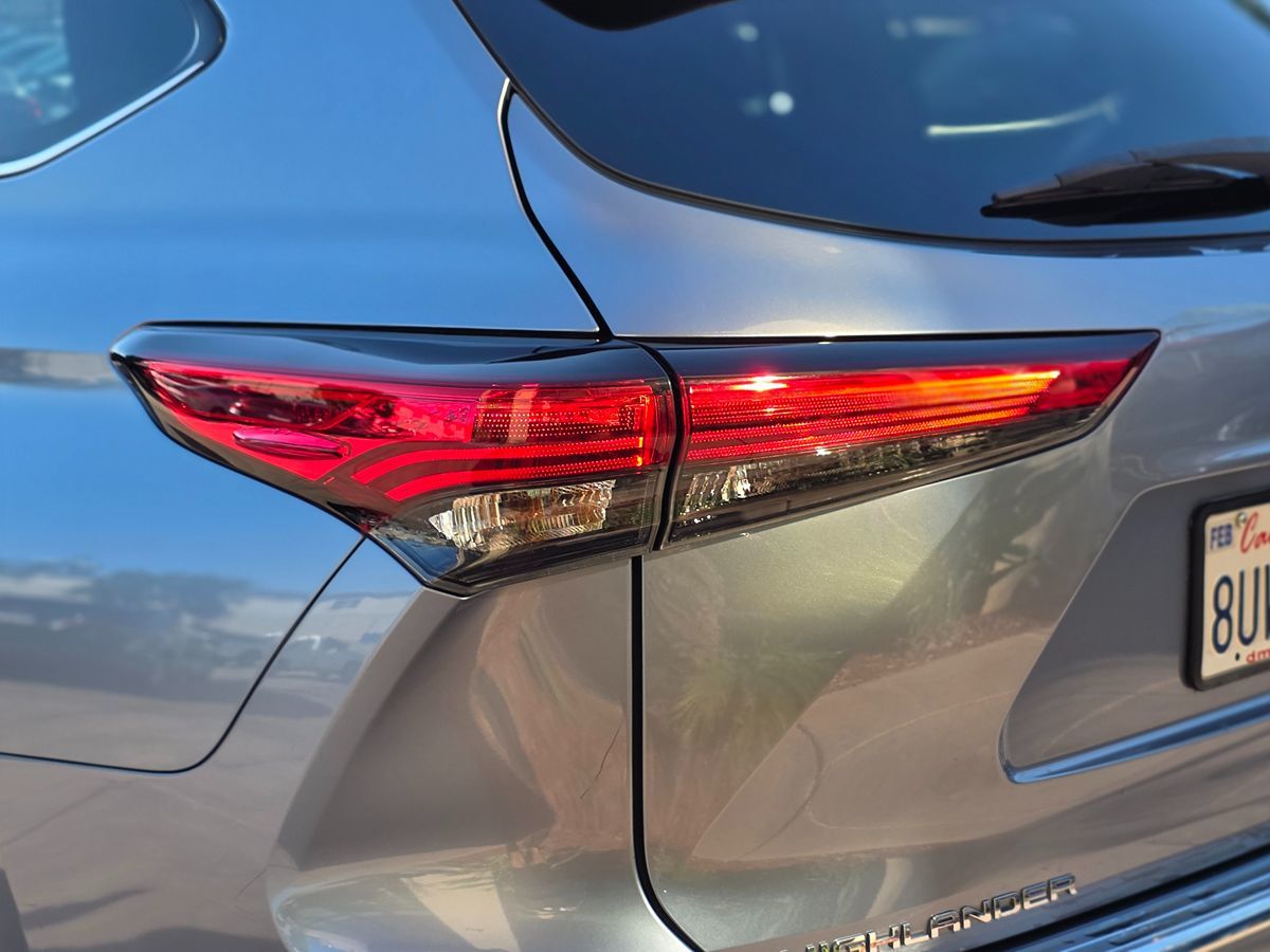 Toyota Highlander photo 10