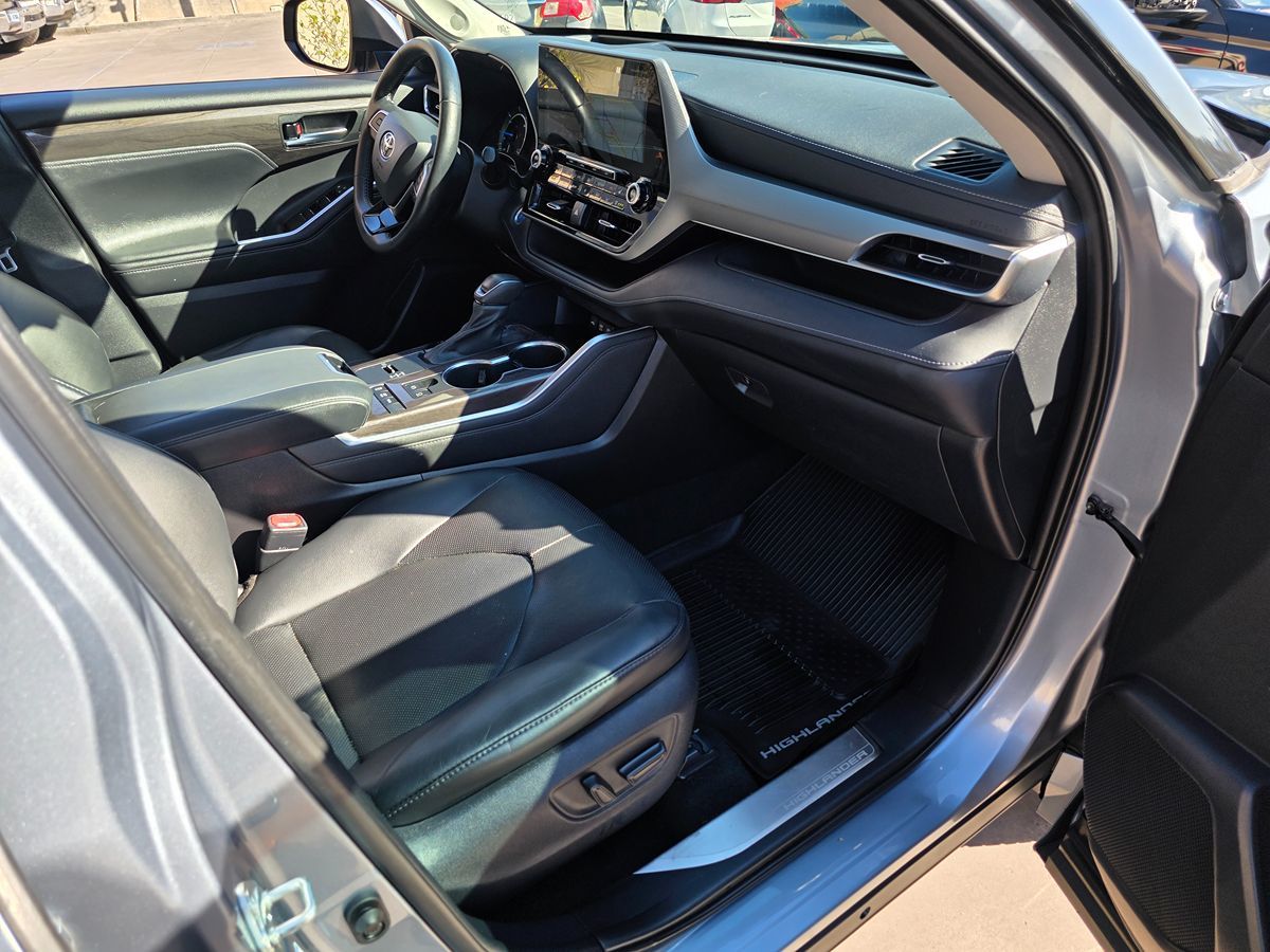 Toyota Highlander photo 15