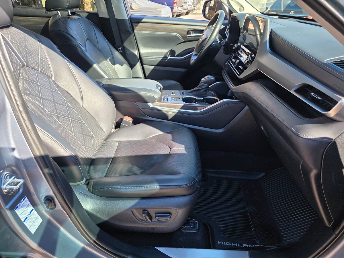 Toyota Highlander photo 16