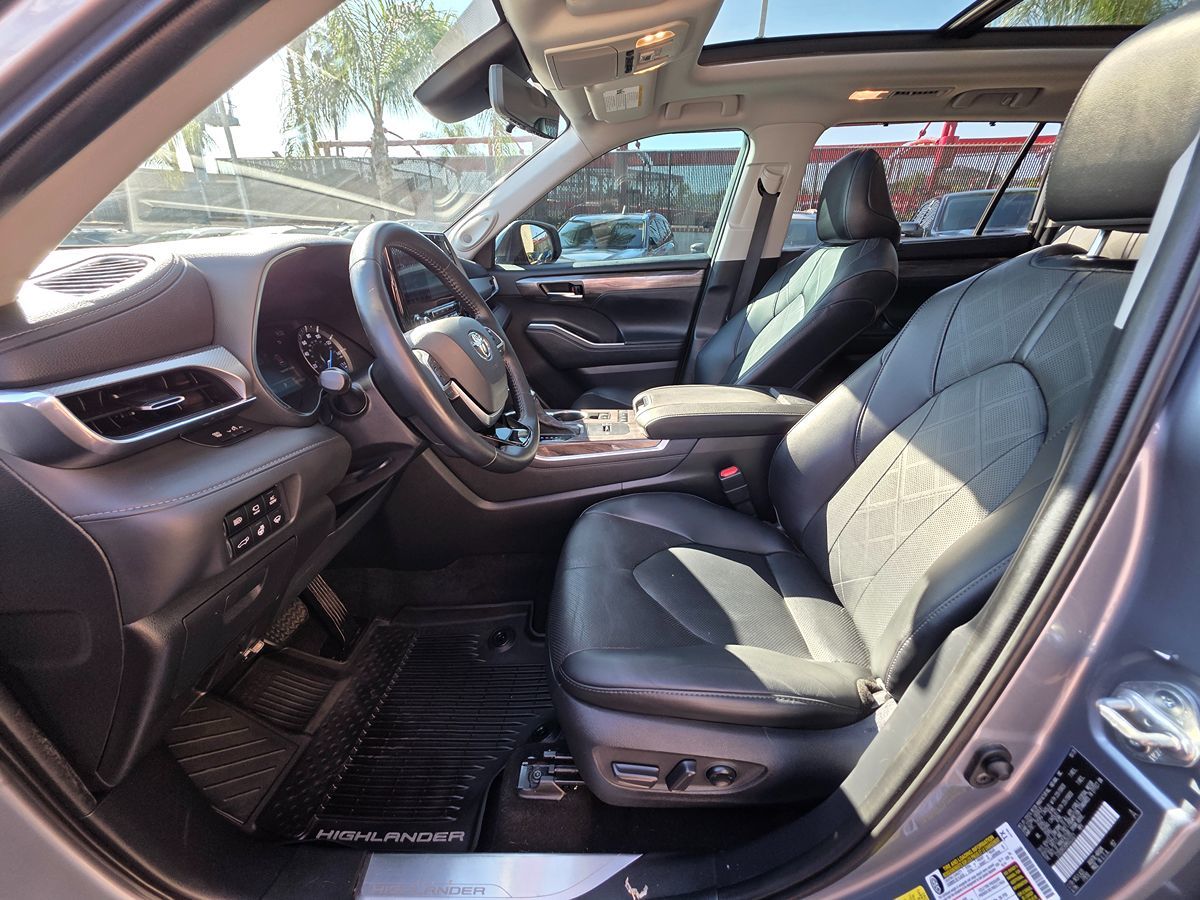 Toyota Highlander photo 24