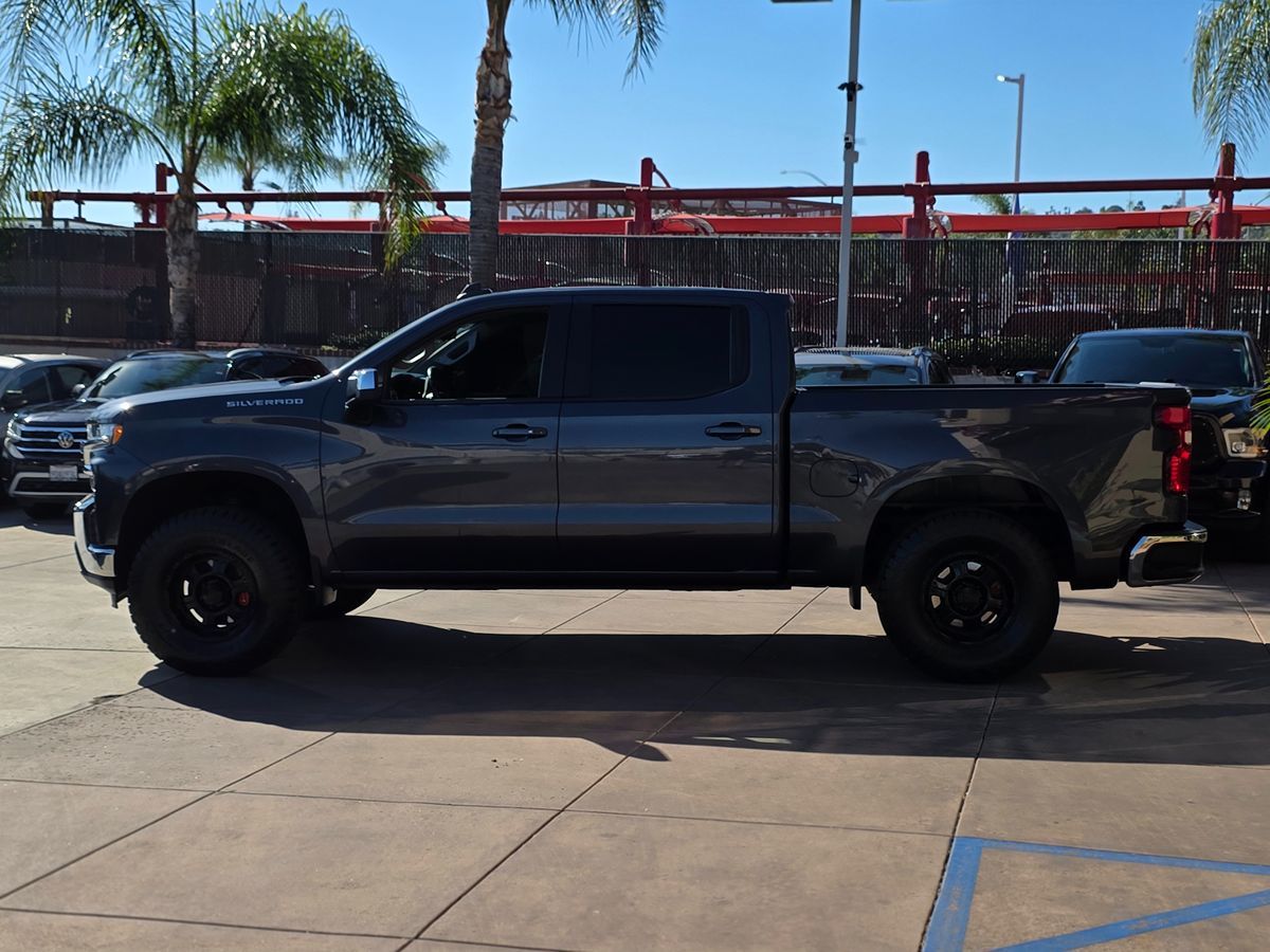 Chevrolet Silverado photo 9