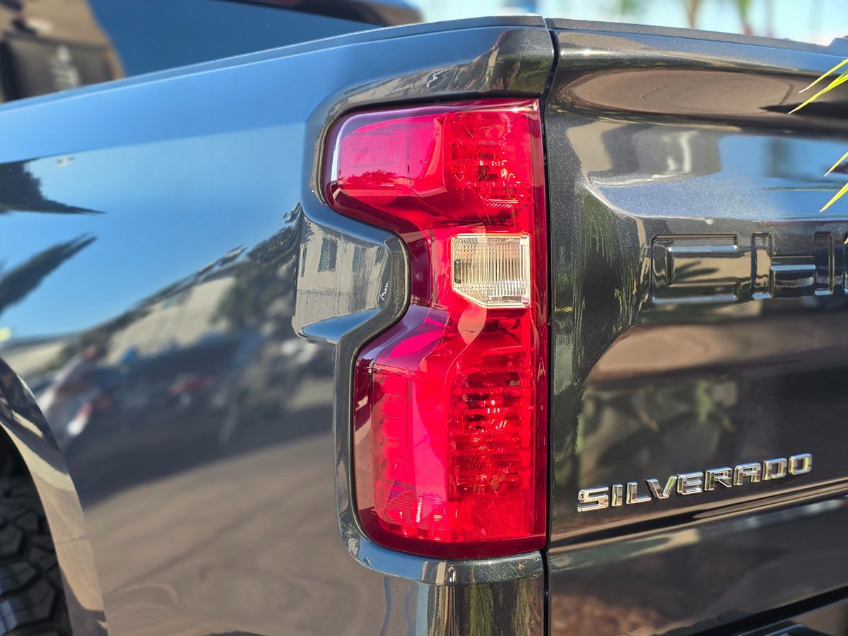 Chevrolet Silverado photo 10