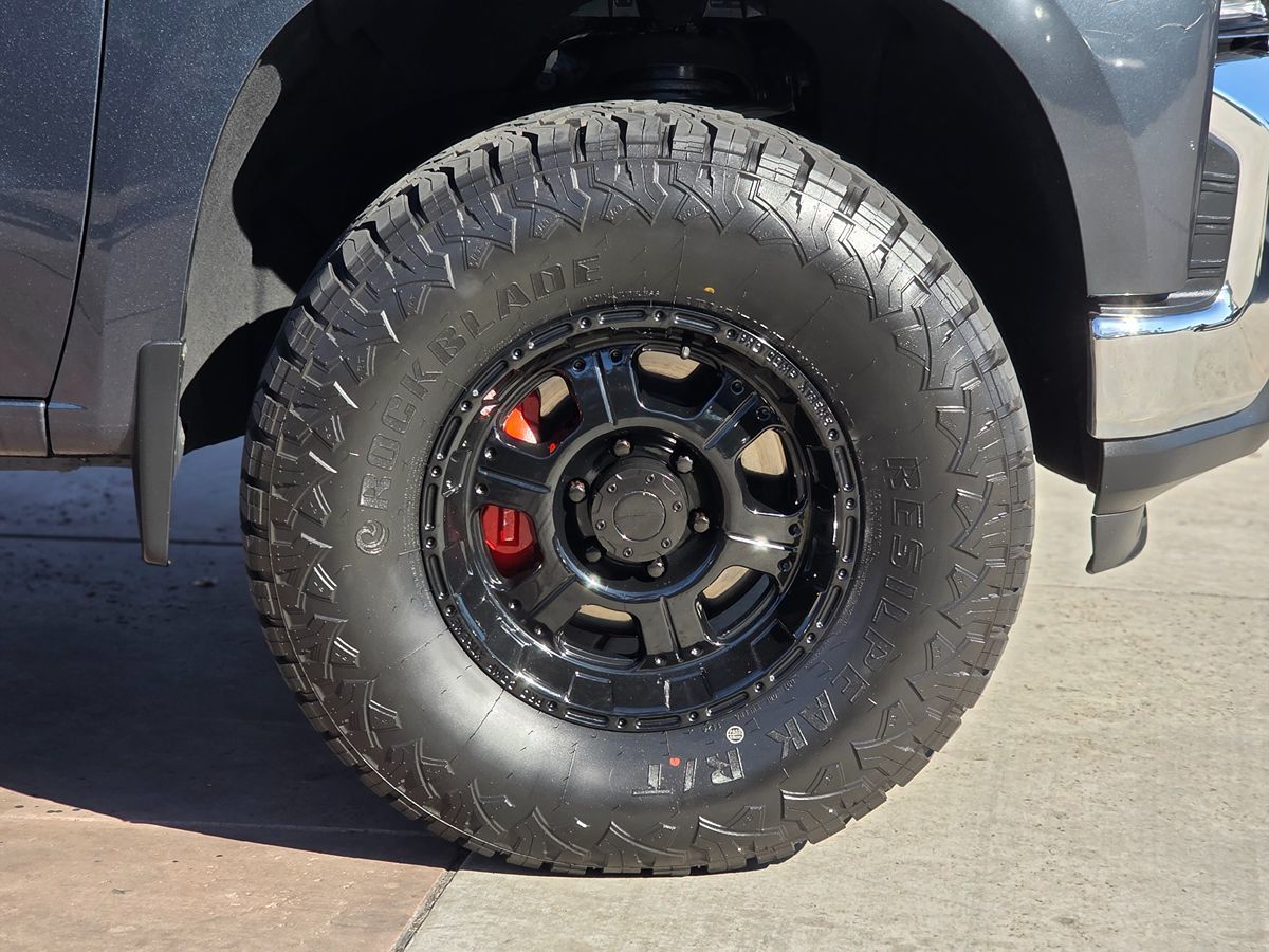 Chevrolet Silverado photo 13