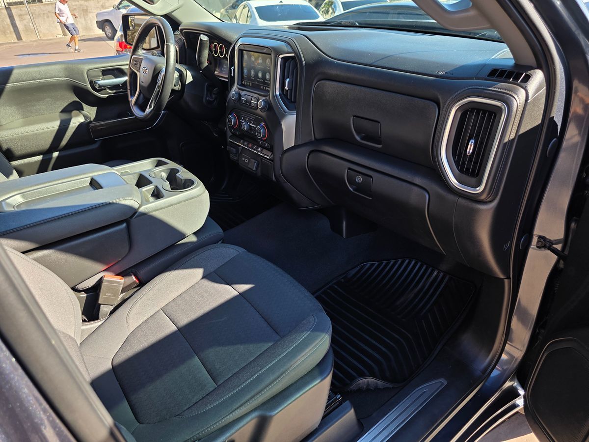 Chevrolet Silverado photo 15