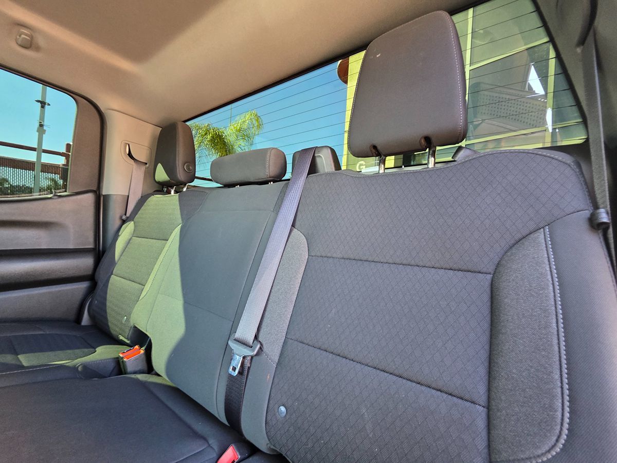 Chevrolet Silverado photo 26