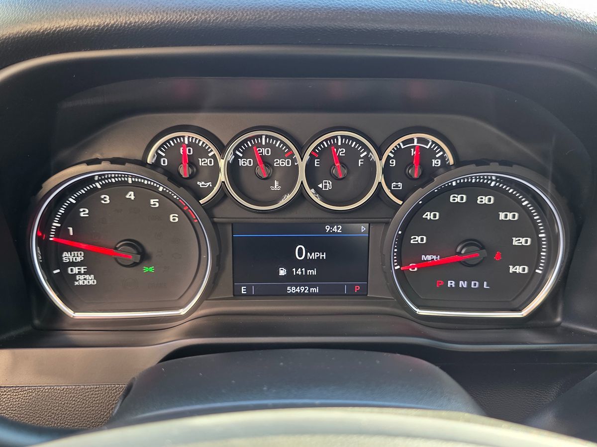 Chevrolet Silverado photo 33