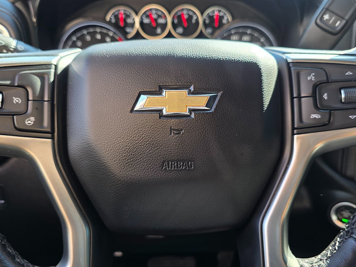 Chevrolet Silverado photo 35