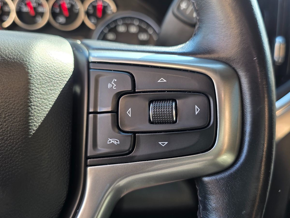 Chevrolet Silverado photo 36