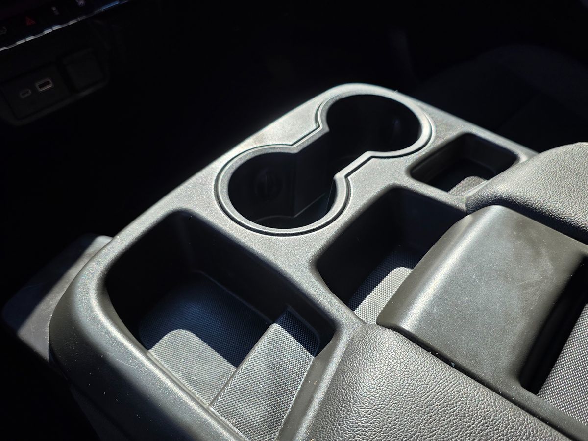 Chevrolet Silverado photo 38