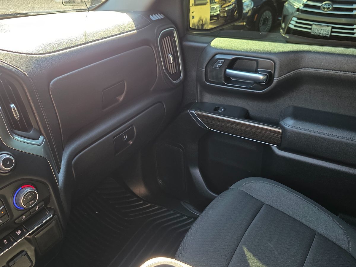 Chevrolet Silverado photo 39