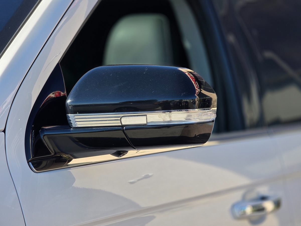 Lincoln Navigator L photo 8