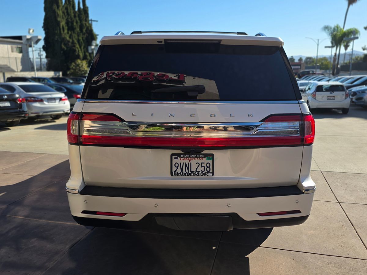 Lincoln Navigator L photo 11