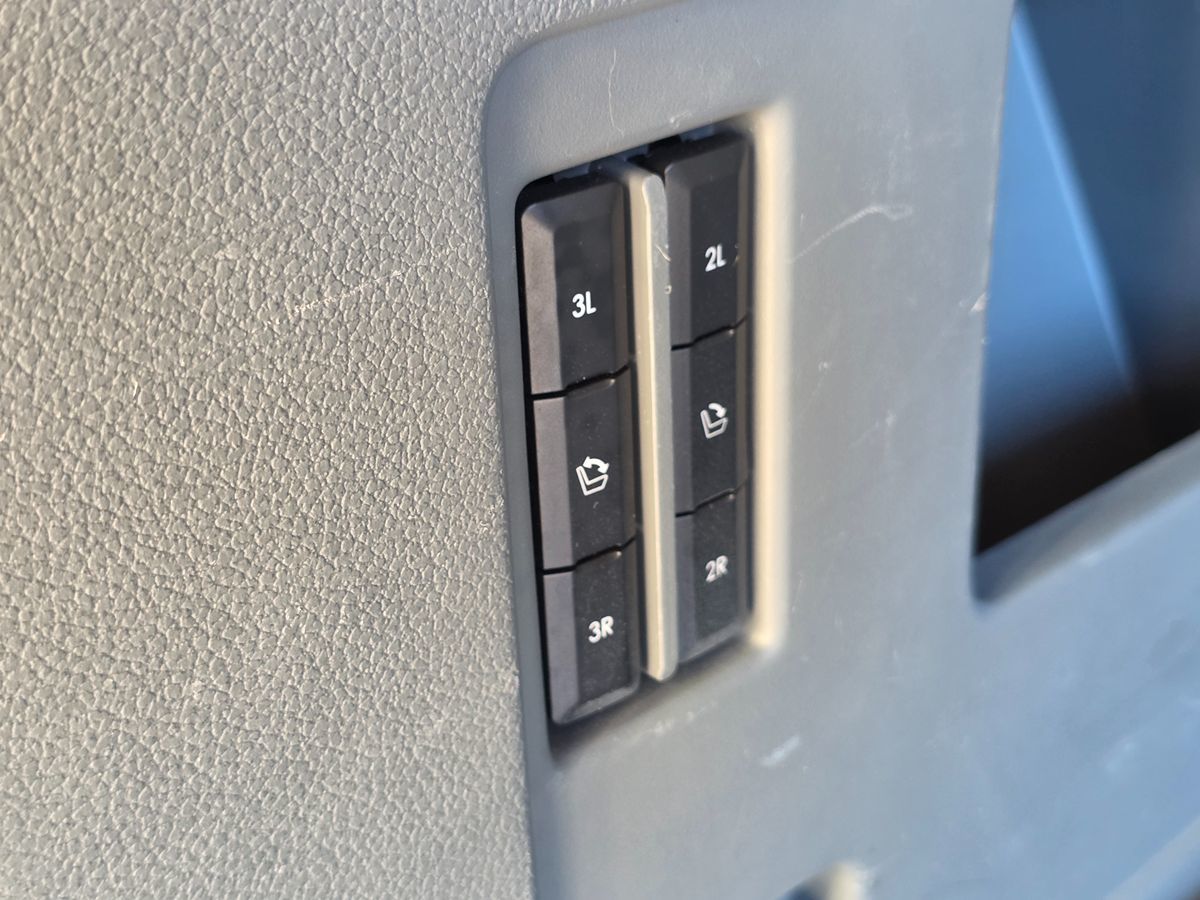 Lincoln Navigator L photo 20