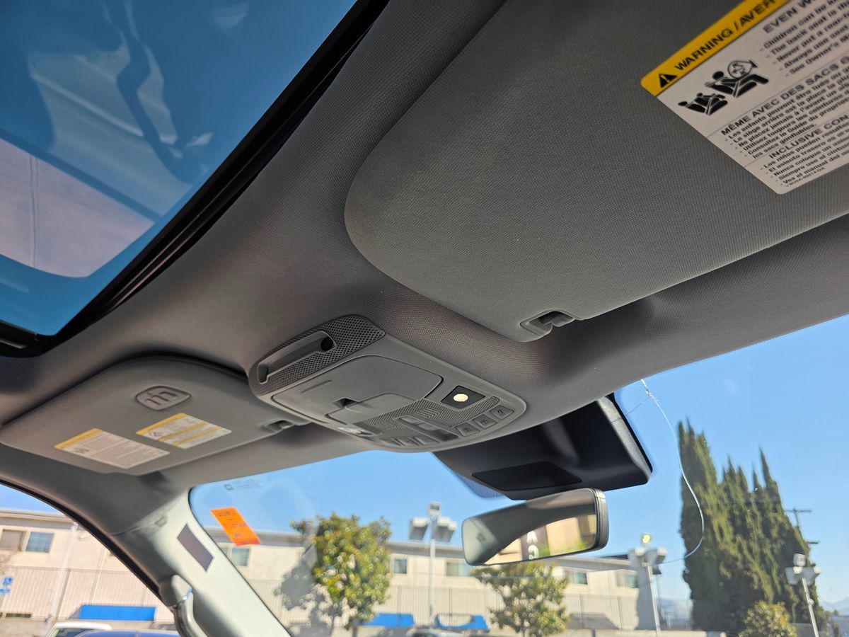Lincoln Navigator L photo 18