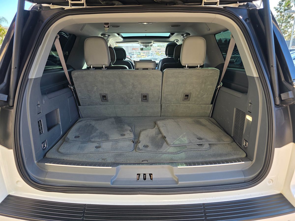 Lincoln Navigator L photo 19