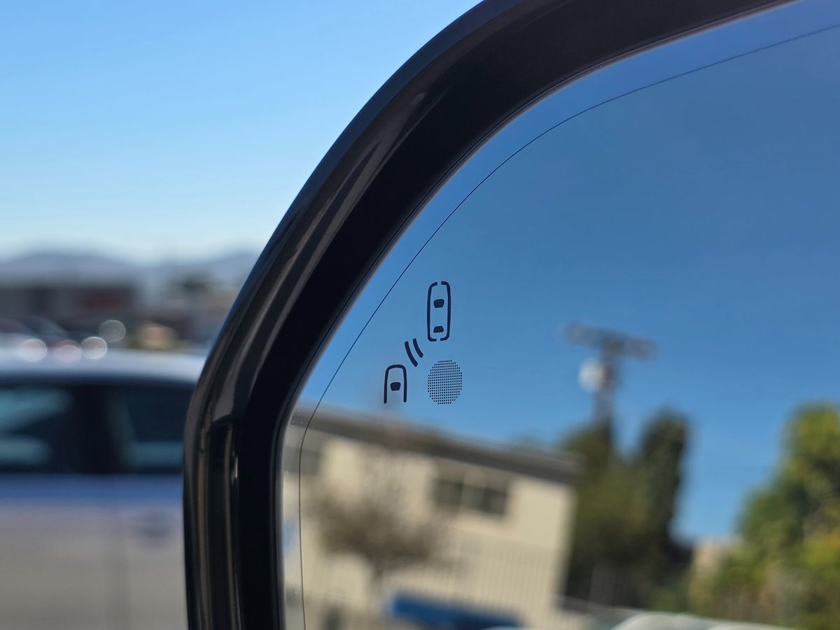 Lincoln Navigator L photo 35