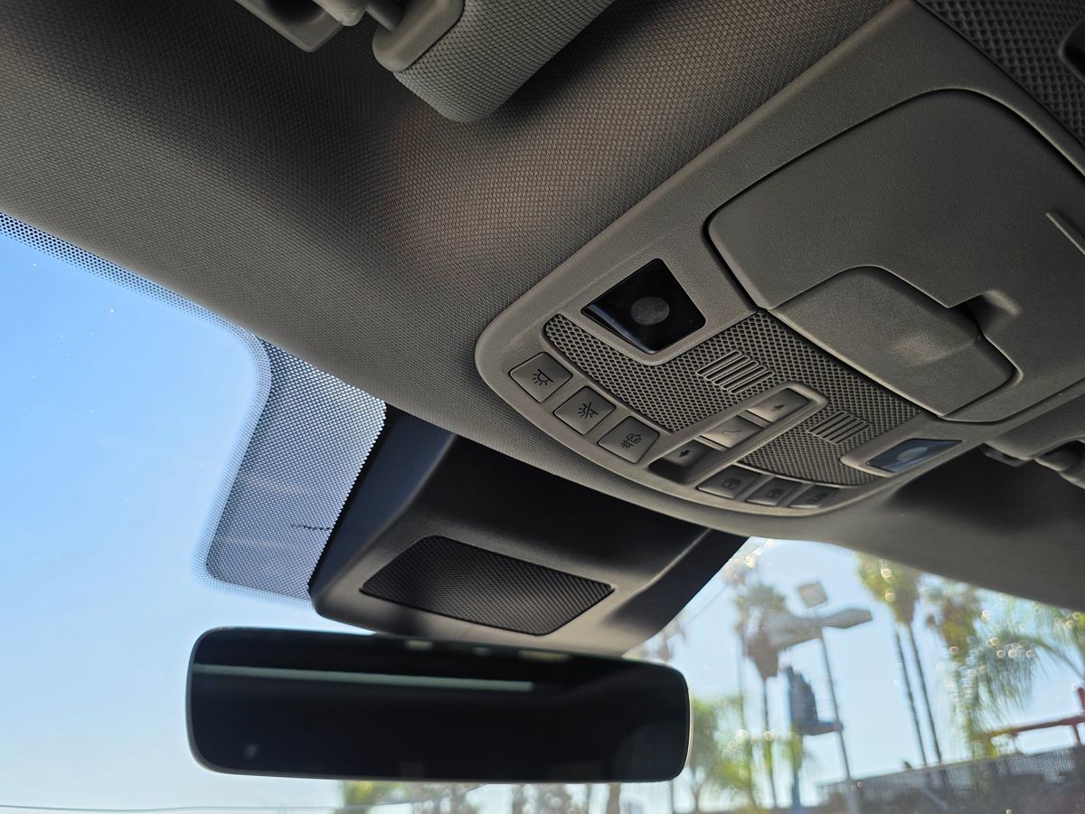 Lincoln Navigator L photo 43