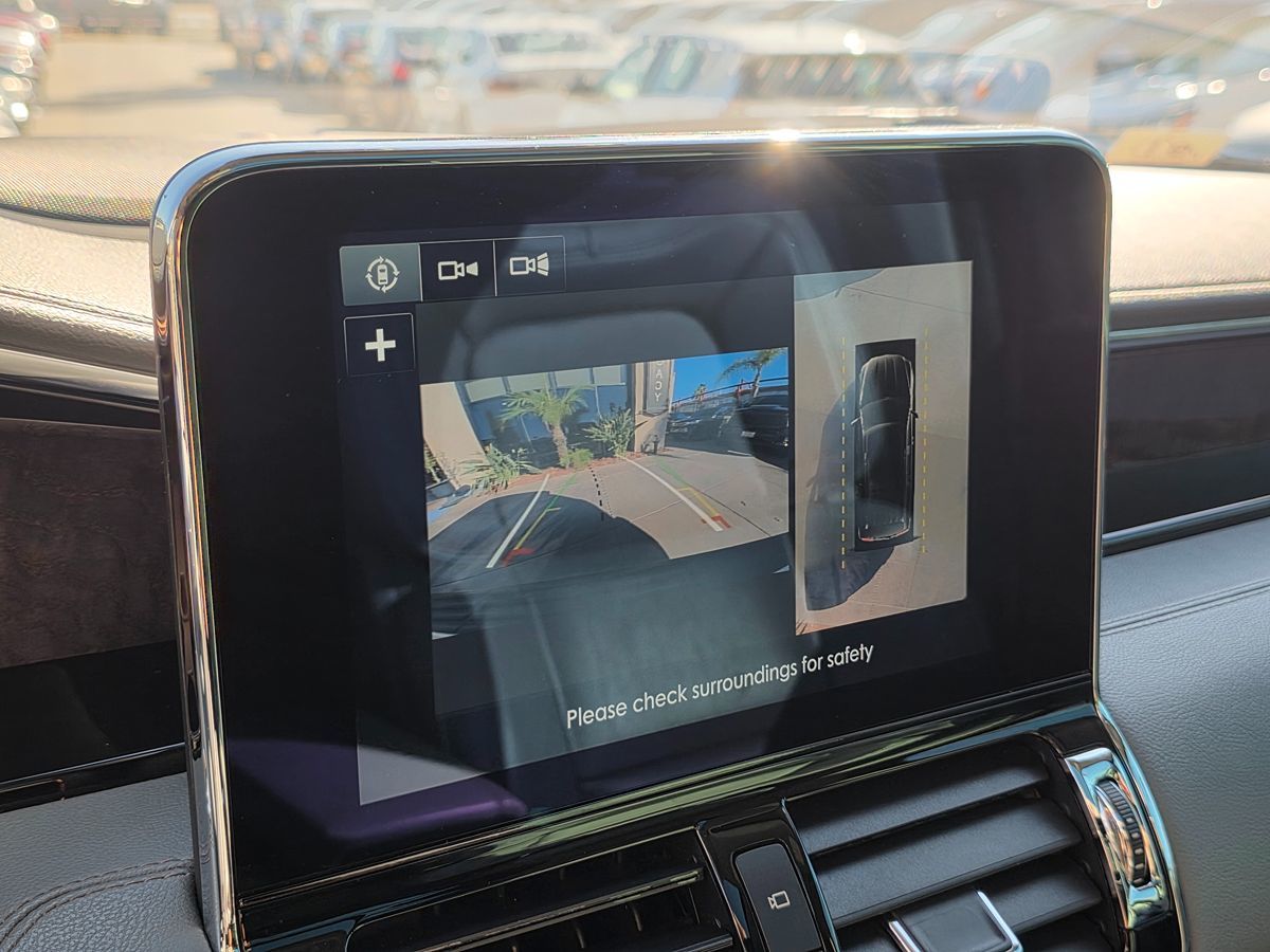 Lincoln Navigator L photo 44