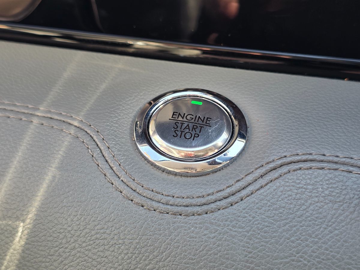 Lincoln Navigator L photo 49