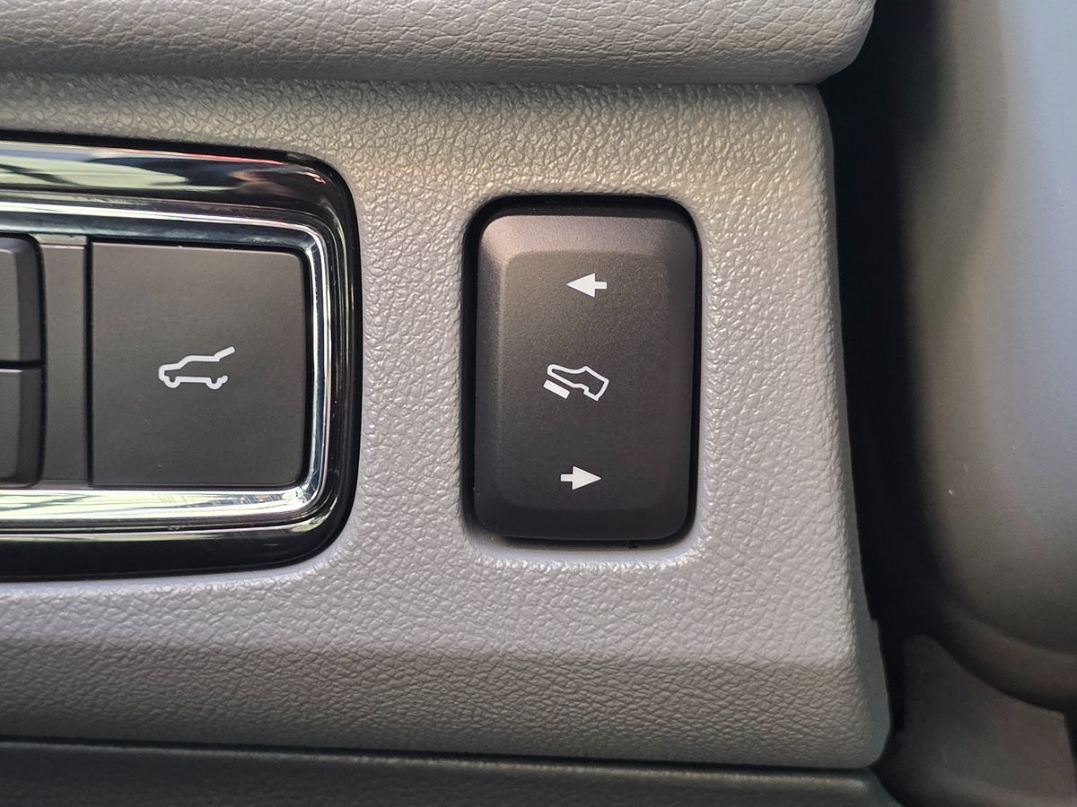 Lincoln Navigator L photo 53