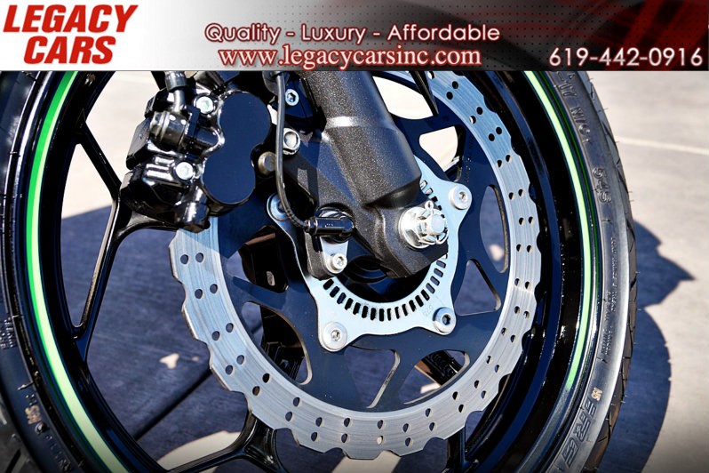 カプリ345ページ 11-19 Chrysler 300 Front Driver Door Shell *color Code: Px8* – SH