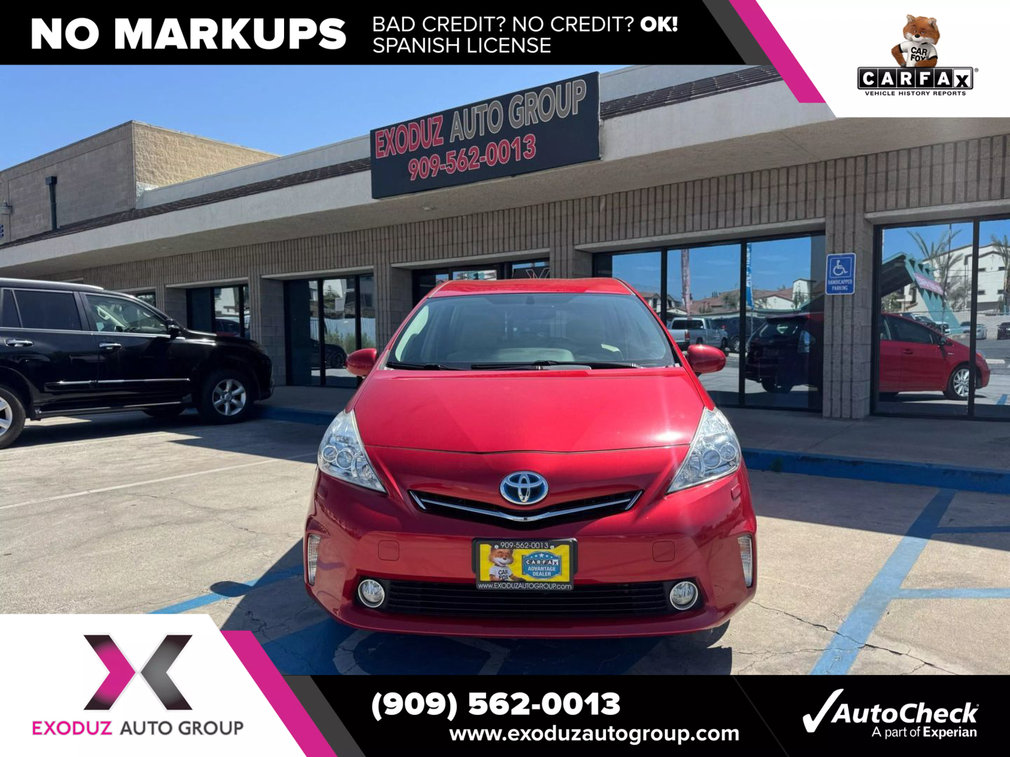 2014 Toyota Prius V Five photo 2