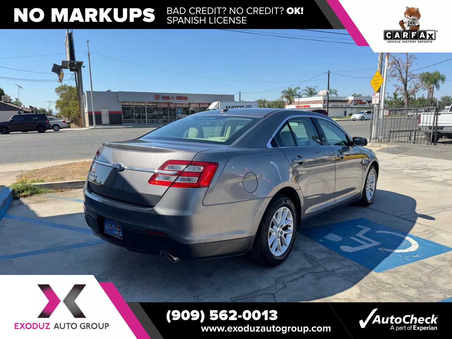 2014 Ford Taurus SE photo 4