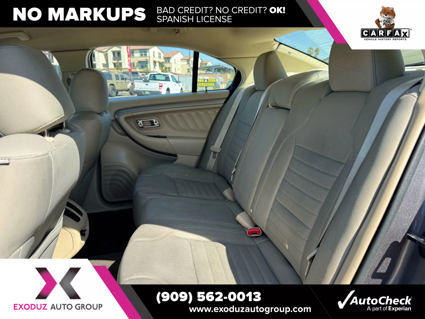 2014 Ford Taurus SE photo 24