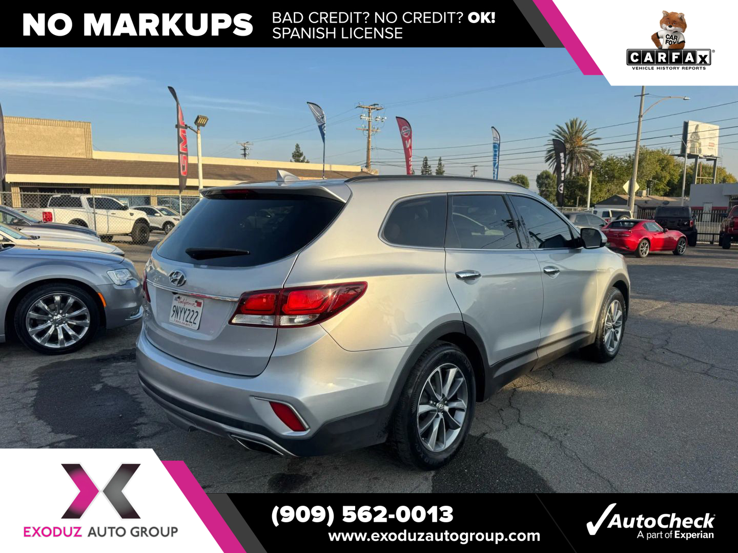 2017 Hyundai Santa Fe SE photo 2