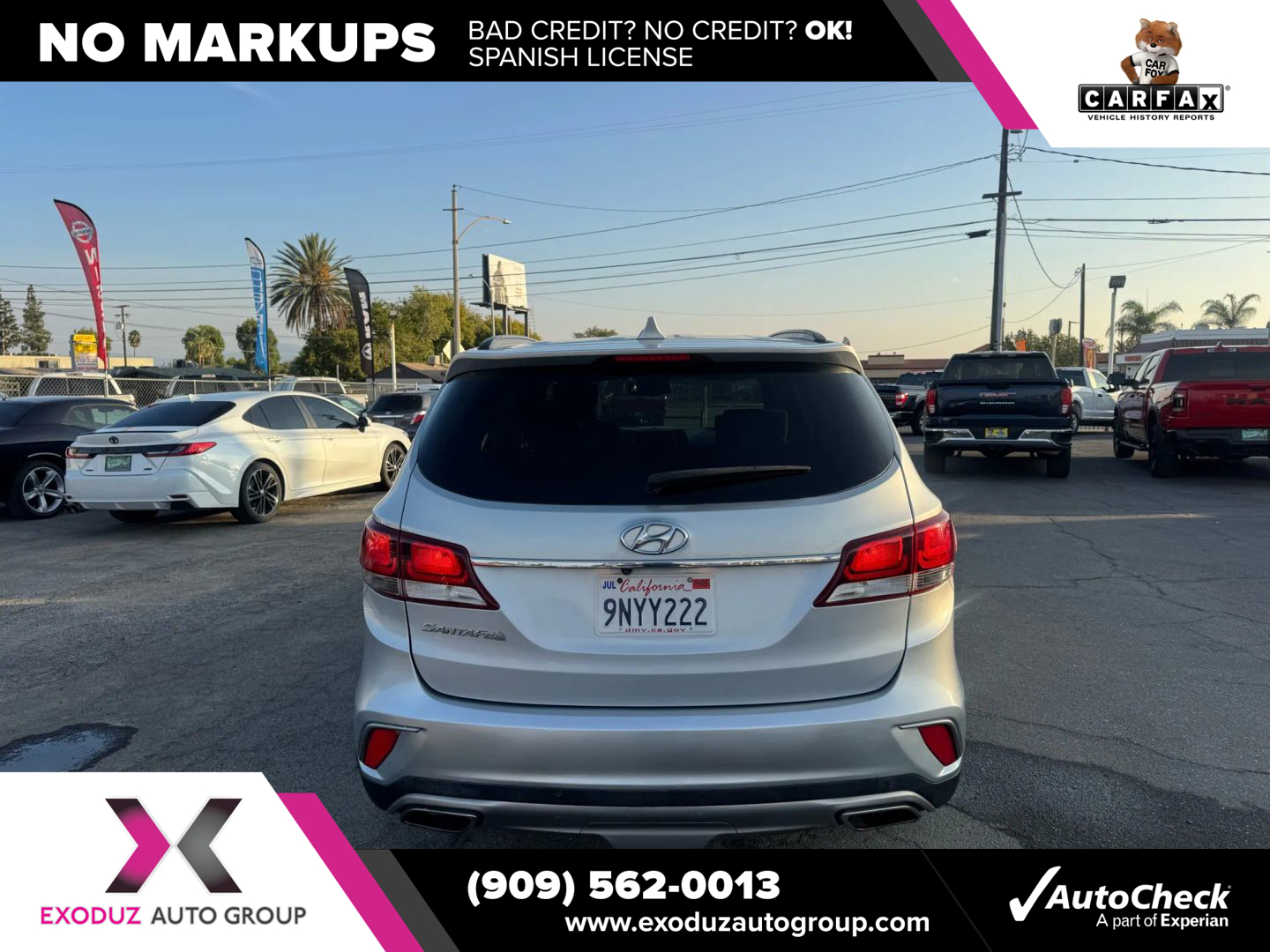 2017 Hyundai Santa Fe SE photo 3