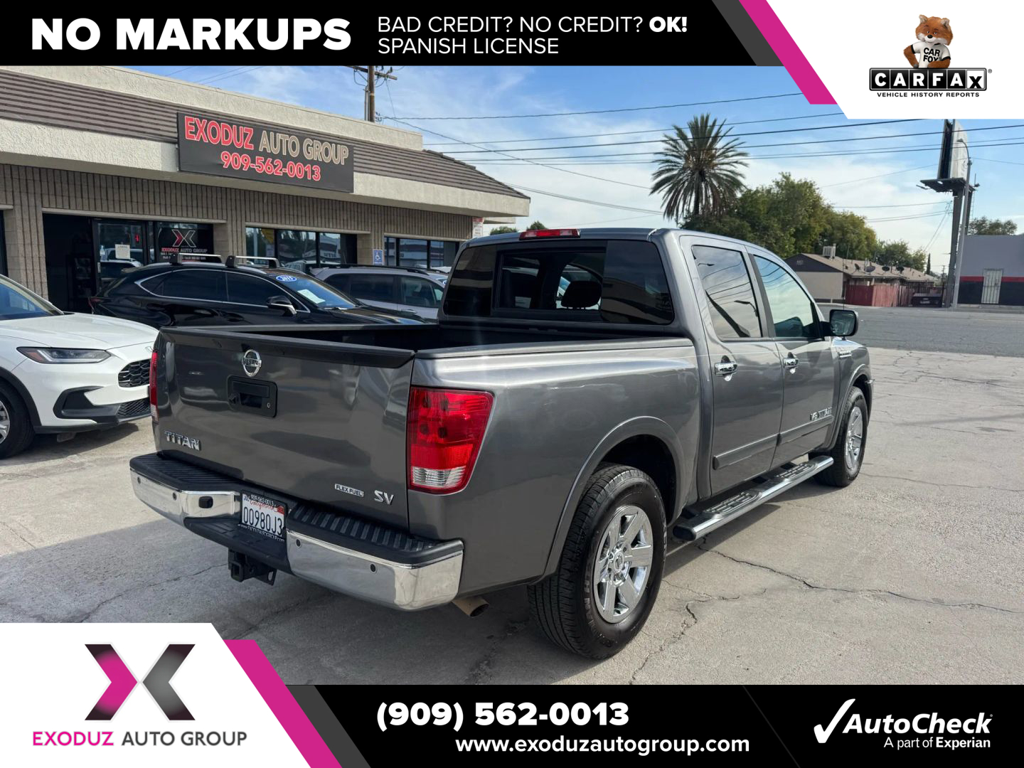 2015 Nissan Titan SV photo 4