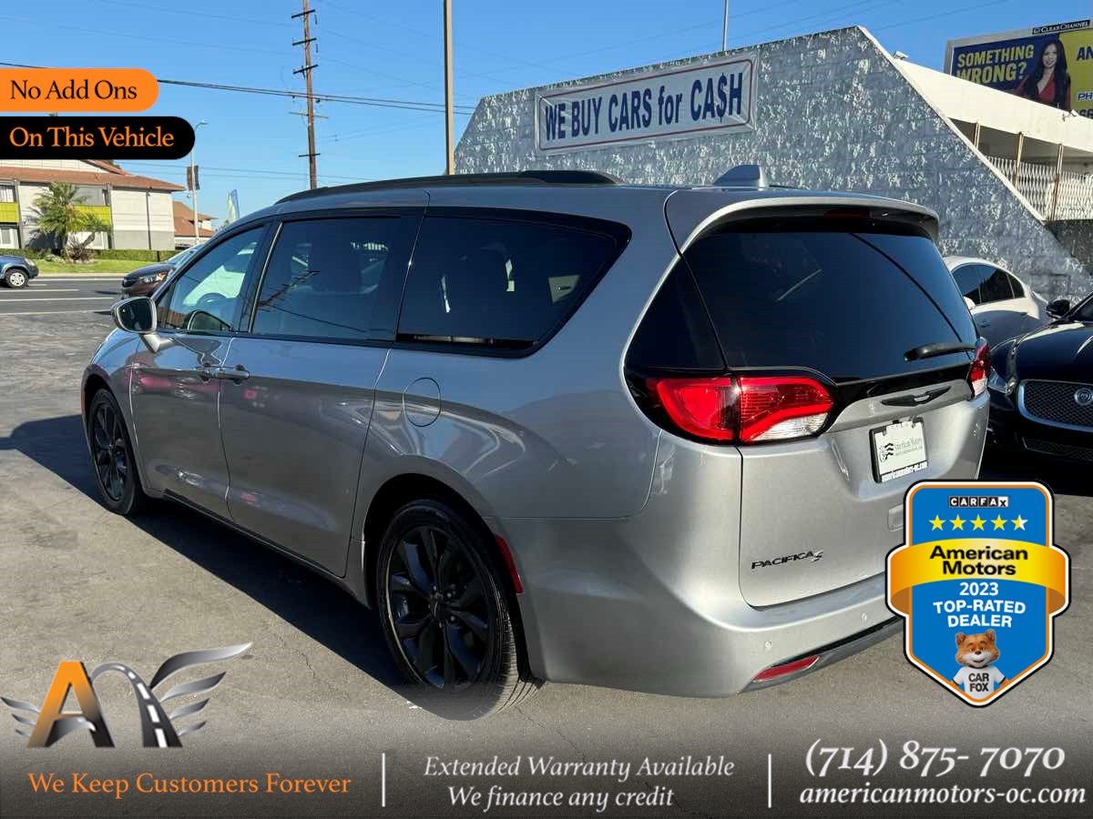 Sold 2018 Chrysler Pacifica Limited in Stanton - Main Image