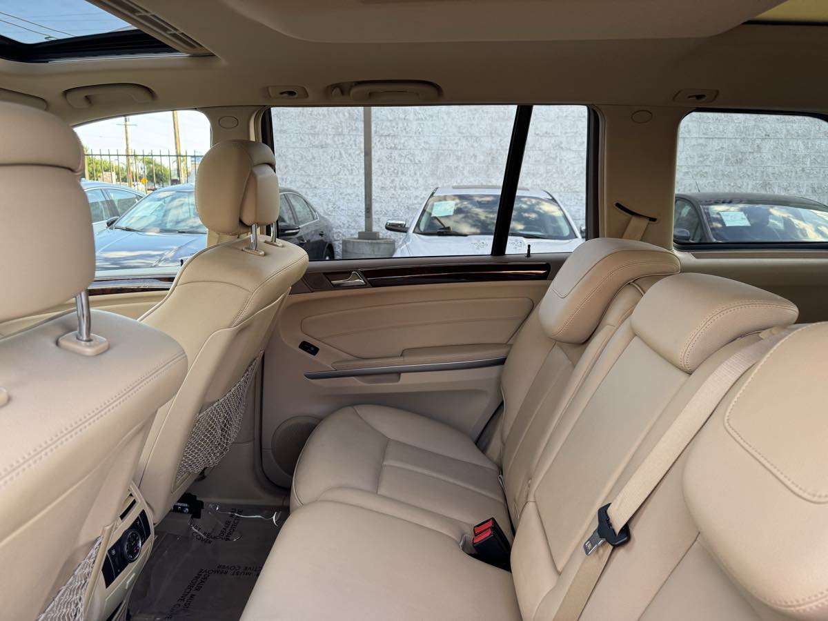2012 Mercedes Benz GL 350 BlueTEC photo 24