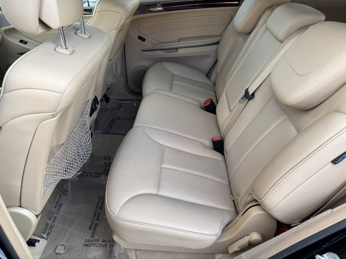 2012 Mercedes Benz GL 350 BlueTEC photo 25