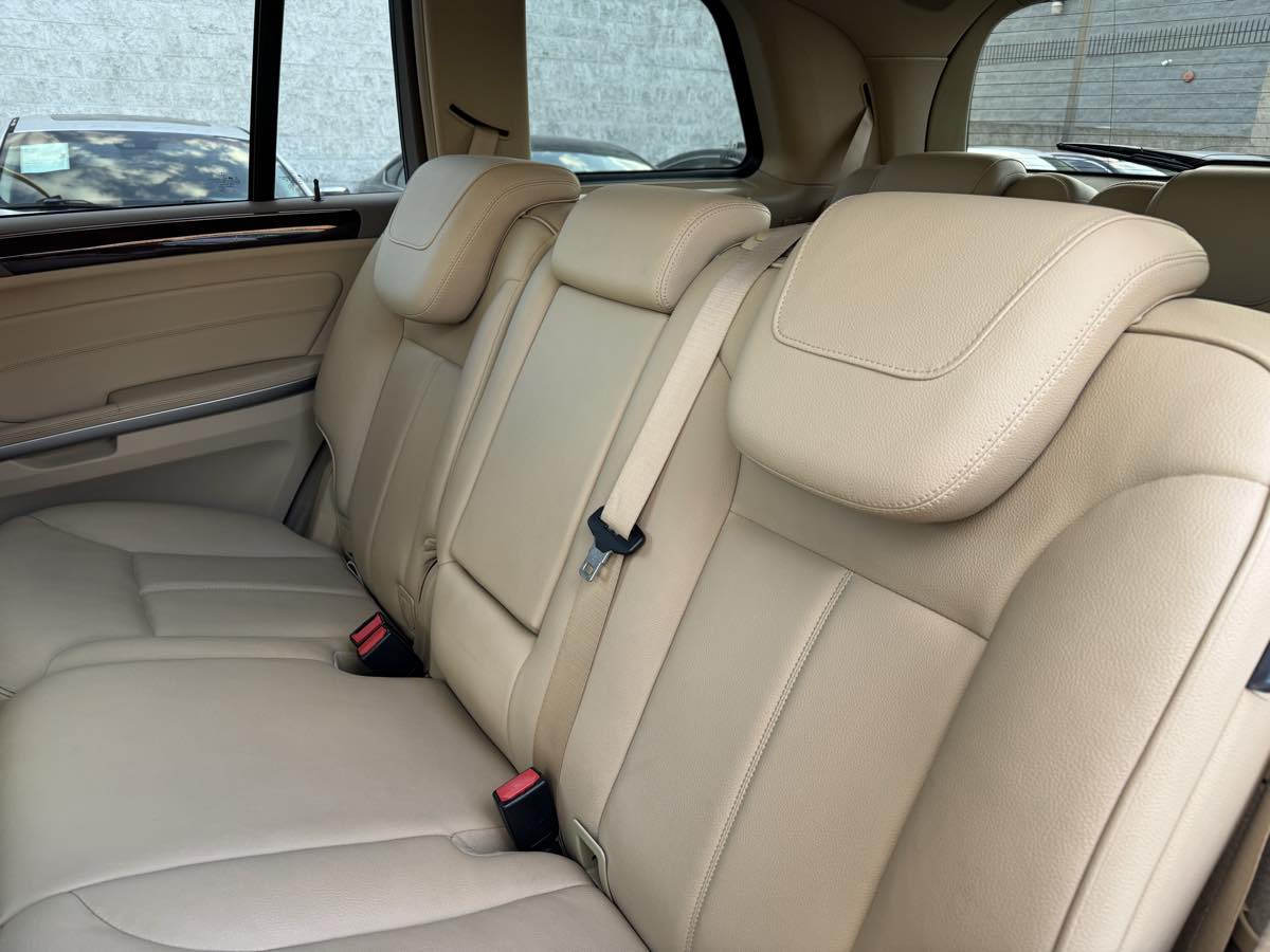 2012 Mercedes Benz GL 350 BlueTEC photo 26