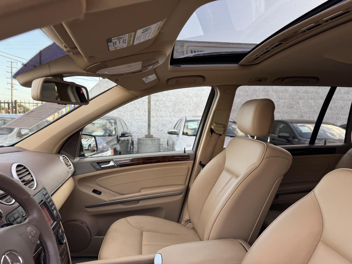 2012 Mercedes Benz GL 350 BlueTEC photo 30
