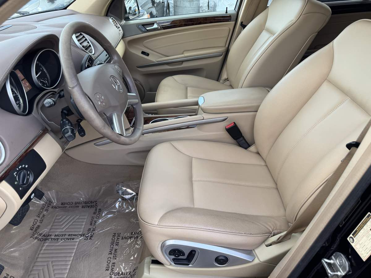 2012 Mercedes Benz GL 350 BlueTEC photo 32