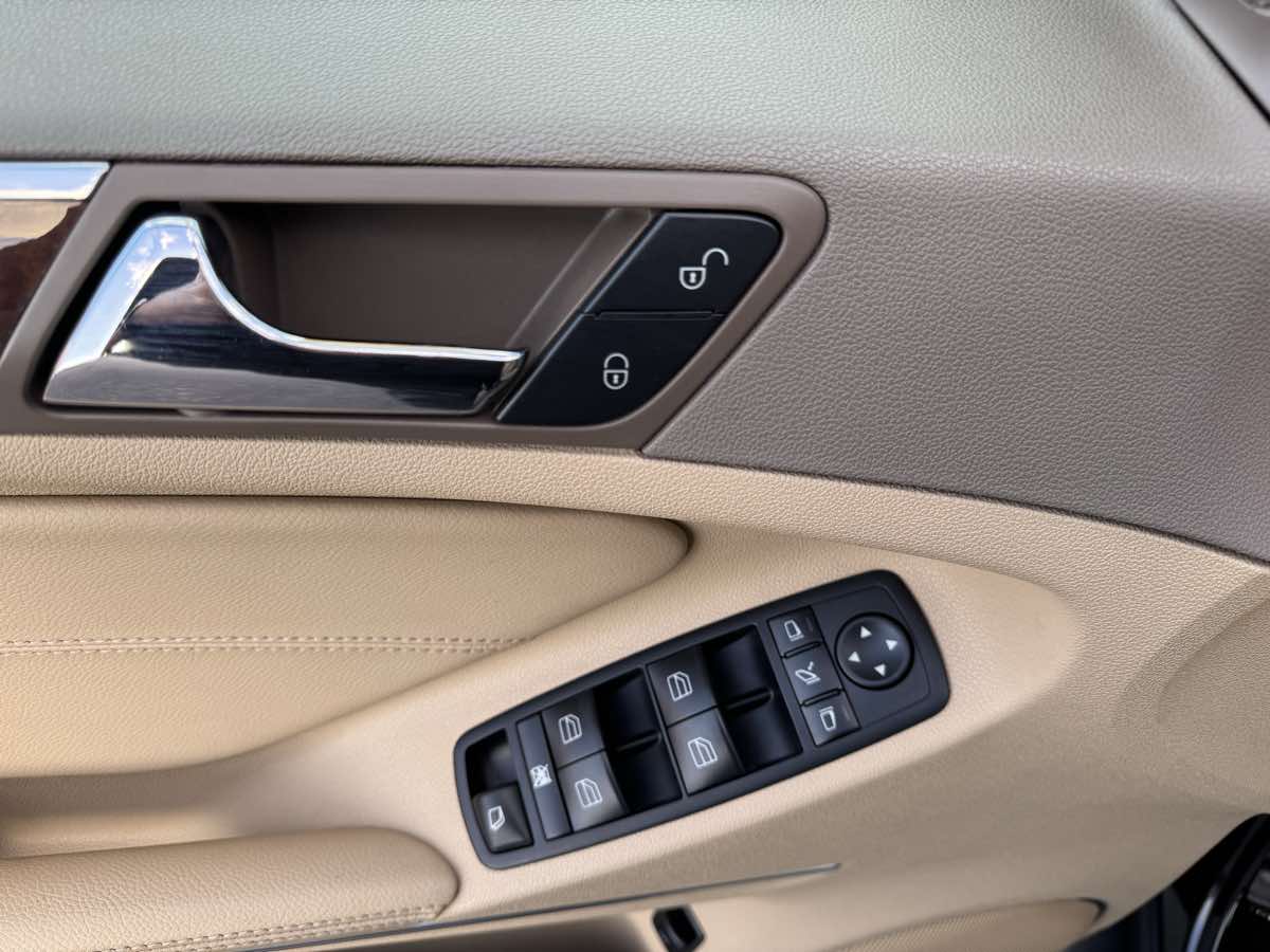 2012 Mercedes Benz GL 350 BlueTEC photo 34