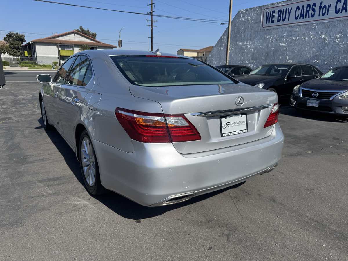 2011 Lexus LS 460 photo 2