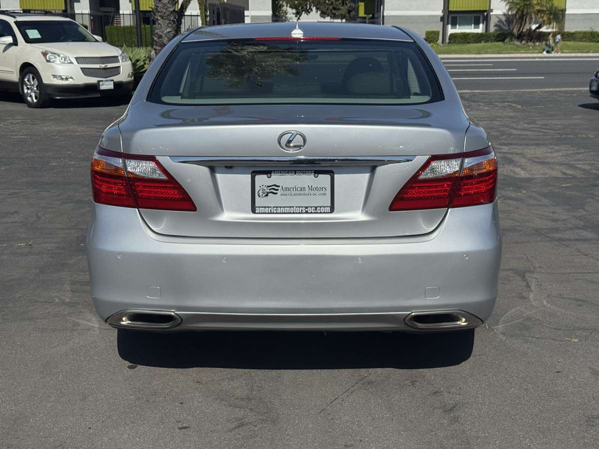 2011 Lexus LS 460 photo 3