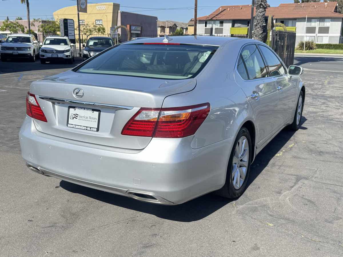 2011 Lexus LS 460 photo 4
