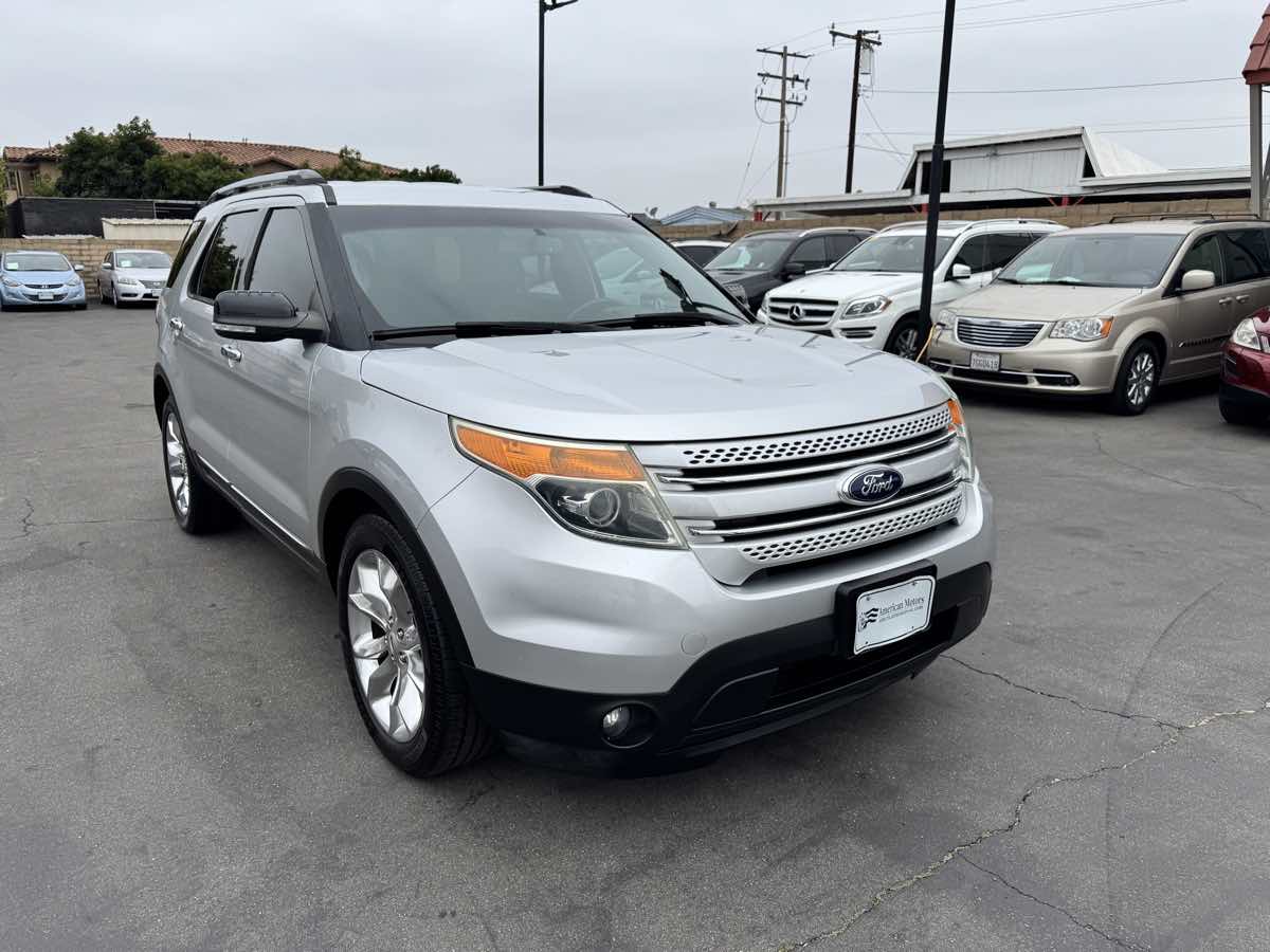 2015 Ford Explorer XLT photo 3