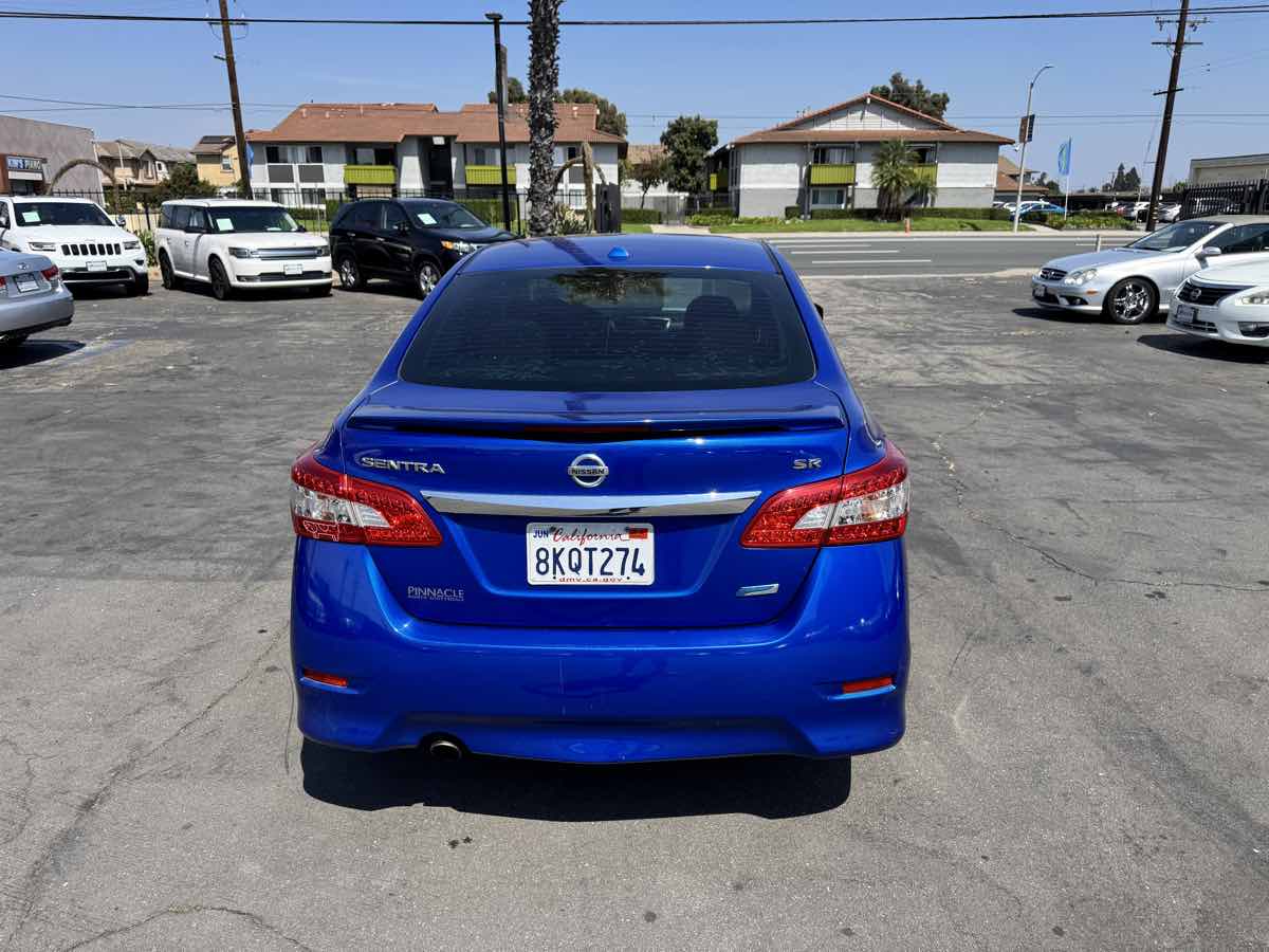 2014 Nissan Sentra SR photo 4