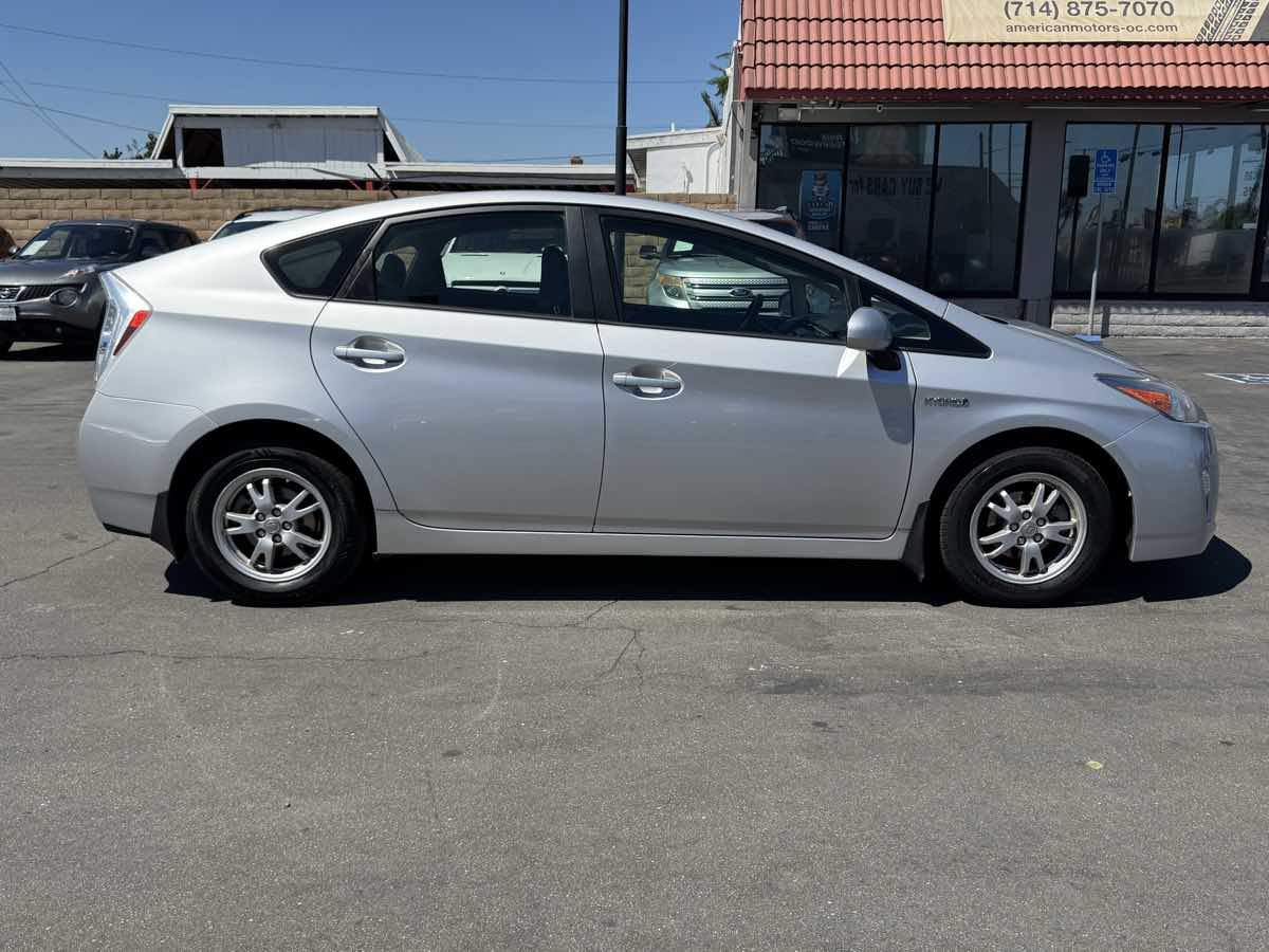 2010 Toyota Prius Four SE photo 5