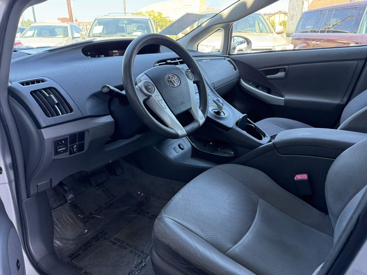 2010 Toyota Prius Four SE photo 14